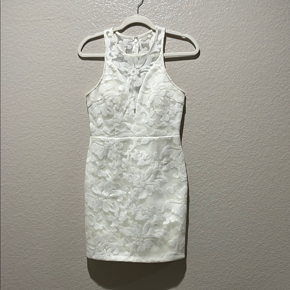 Minuet Dresses & Skirts - Minuet White Sequin Dress Size S Floral Pattern Sleeveless Prom Formal Wedding